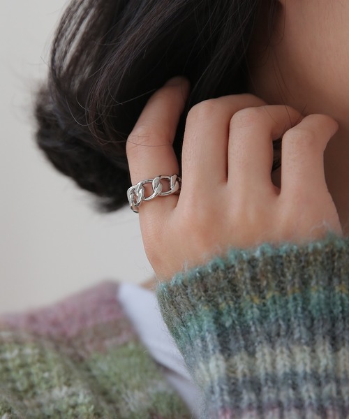 UNE MANSION（ユヌマンション）の「ボールドチェーンリング（リング・レディース・シルバー/ゴールド・ONE SIZE）」の4枚目の写真