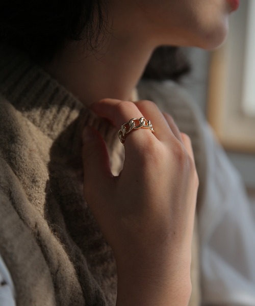 UNE MANSION（ユヌマンション）の「ボールドチェーンリング（リング・レディース・シルバー/ゴールド・ONE SIZE）」の6枚目の写真