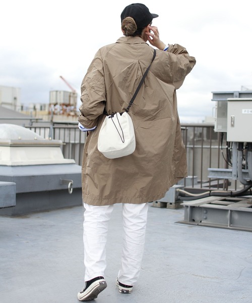 WTAPS CHALK SHOULDER STANDARD SUPPLYベージュ STANDARD SUPPLY（スタンダードサプライ）の「STANDARD SUPPLY