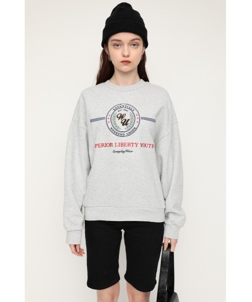 SLY（スライ）の「EMBLEM KZ SWEATSHIRTS/エンブレムスウェット（スウェット・レディース・杢グレー/ネイビー・FREE）」の3枚目の写真