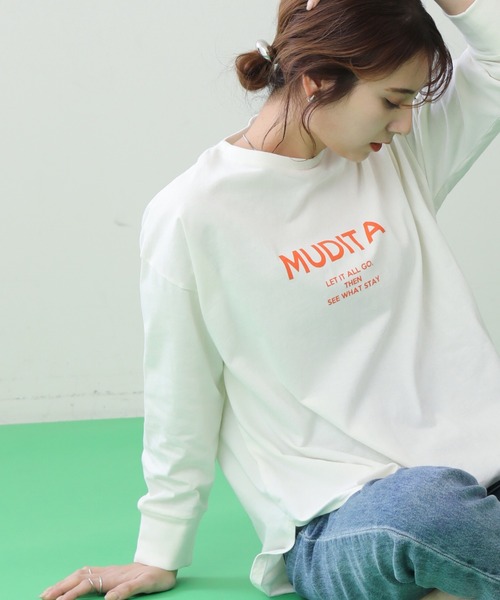 frames RAY CASSIN（フレームスレイカズン）の「WEB限定 カラーロゴプリントロンT（Tシャツ/カットソー・レディース・オレンジ/ピンク/パープル/グリーン・FREE）」の4枚目の写真