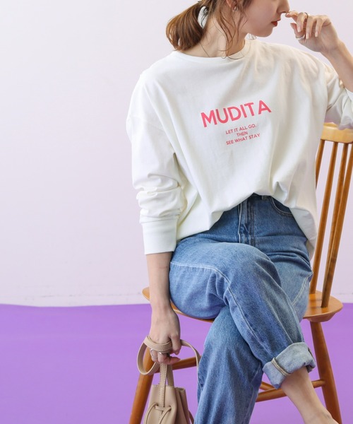 frames RAY CASSIN（フレームスレイカズン）の「WEB限定 カラーロゴプリントロンT（Tシャツ/カットソー・レディース・オレンジ/ピンク/パープル/グリーン・FREE）」の20枚目の写真