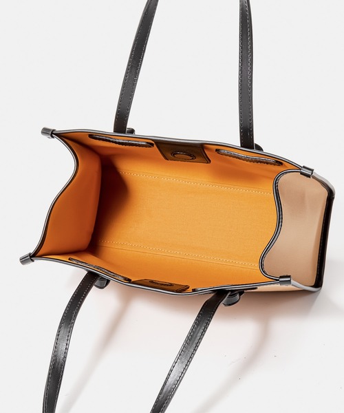 GIANNI CHIARINI(ジャンニ キアリーニ)の「GIANNI CHIARINI MARCELLA S ジャンニ キアリーニ マルチェッラ S ポーチ付き トートバッグ(トートバッグ・レディース・ブラック/ベージュ/レッド/オリーブ/カーキ/オレンジ/ブルー/ライトブラウン/クリーム/ベージュ系その他/ダークブルー/ダークベージュ/ブルー系その他/ベビーピンク/ベージュ系/イエロー/ベージュ系その他2・FREE)」の22枚目の写真