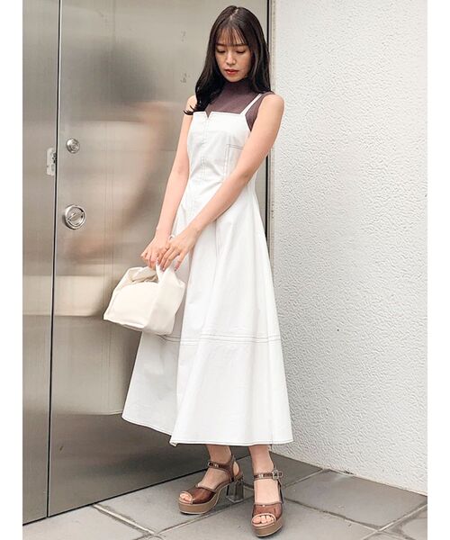 dazzlin（ダズリン）の「ダブルステッチキャミワンピース（ワンピース・レディース・オフホワイト/インディゴブルー・SMALL/MEDIUM）」の7枚目の写真