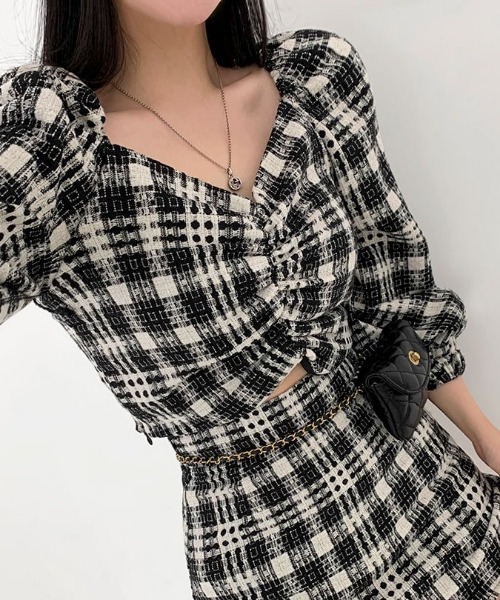 BEIDELLI（ベイデリー）の「[BELLIDE MADE] [ブラウス+スカート]ツインクルツイードセットアップ（セットアップ・レディース・ブラック・SMALL/MEDIUM）」の10枚目の写真