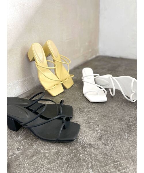 Ungrid（アングリッド）の「スクエアトゥヒールサンダル（サンダル・レディース・オフホワイト/ブラック/グリーン系その他・S/M/L）」の4枚目の写真
