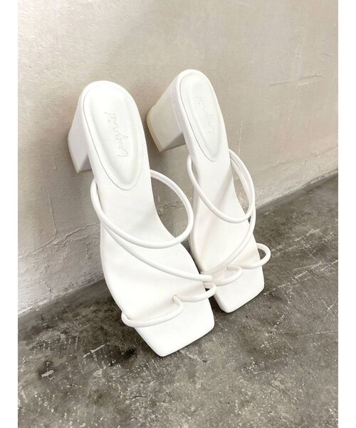 Ungrid（アングリッド）の「スクエアトゥヒールサンダル（サンダル・レディース・オフホワイト/ブラック/グリーン系その他・S/M/L）」の8枚目の写真
