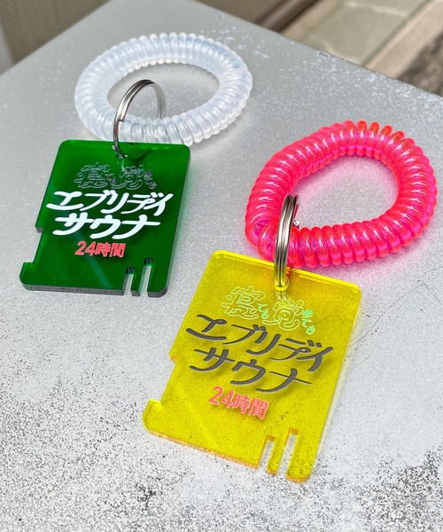 SPINNS(スピンズ)の「サウナモチーフ アクリルキーホルダー(キーホルダー・レディース・A/イエロー/グリーン・ONESIZE)」の12枚目の写真