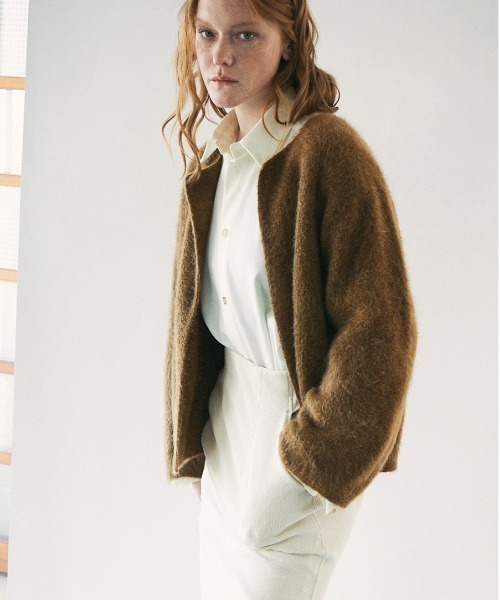 UNFIL(アンフィル)の「unfil アンフィル / stretch superkid mohair short cardigan ストレッチ スーパーキッドモヘア ショートカーディガン / WWFL-UW121(カーディガン/ボレロ・レディース・ブラウン/ネイビー/ベージュ・1)」の2枚目の写真