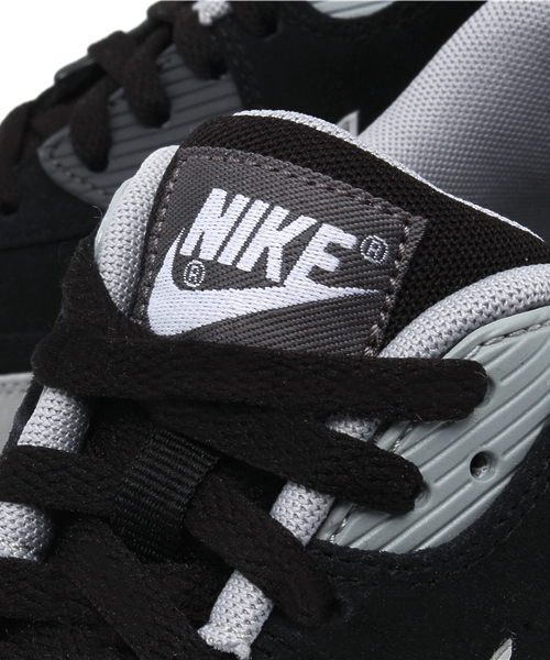 NIKE(ナイキ)の「ユニセックス ナイキ エアマックス レザー プレミアム NIKE AIR MAX 90 LTR PRM 666578(スニーカー・メンズ・オフホワイト/ブラック・26.5cm/28cm/24cm/27cm/24.5cm/27.5cm/28.5cm)」の7枚目の写真