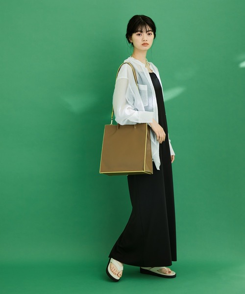 ADAM ET ROPE'(アダムエロペ)の「【A4対応】配色スクエアトート(ショルダーバッグ・レディース・ブラック/ベージュ・FREE)」の18枚目の写真