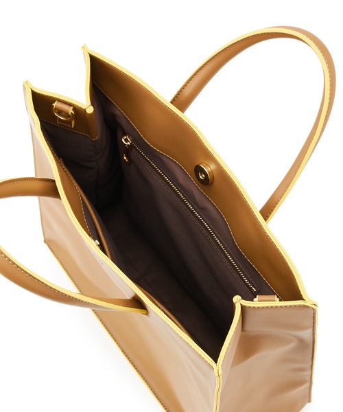 ADAM ET ROPE'(アダムエロペ)の「【A4対応】配色スクエアトート(ショルダーバッグ・レディース・ブラック/ベージュ・FREE)」の6枚目の写真