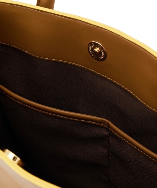 ADAM ET ROPE'(アダムエロペ)の「【A4対応】配色スクエアトート(ショルダーバッグ・レディース・ブラック/ベージュ・FREE)」の4枚目の写真