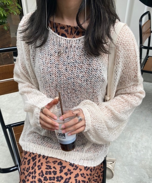 nemne store（ネンネストア）の「【低身長用サイズあり】透けニットプルオーバー（ニット/セーター・レディース・ダークブラウン/ピンク/ブルー/アイボリー・SMALL/MEDIUM）」の5枚目の写真