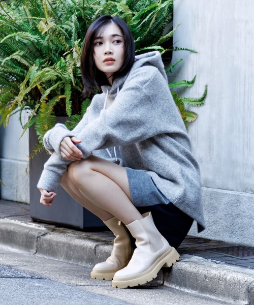 HIMIKO(ヒミコ)の「【HIMIKO】チェルシーブーツ/621422(ブーツ・レディース・ブラック/アイボリー・22.5cm/23.5cm/24.5cm/23.0cm/24.0cm/25.0cm)」の3枚目の写真