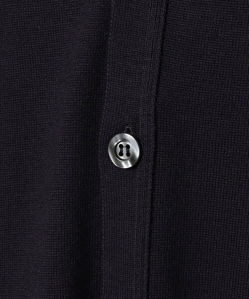 BEAMS F(ビームスエフ)の「JOHN SMEDLEY / BURLEY 24ゲージ ニット カーディガン(カーディガン/ボレロ・メンズ・ブラック/ネイビー・S/M/L)」の10枚目の写真