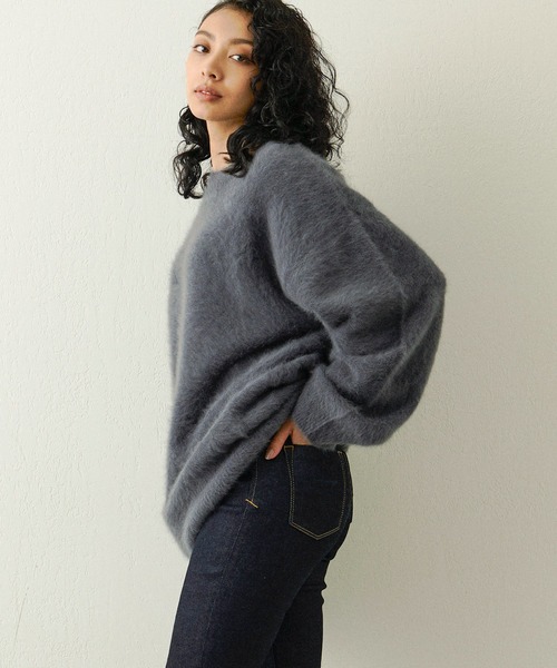 OUVRAGE CLASSE(ウヴラージュクラス)の「フォックスファークルーネックプルオーバー(ニット/セーター・レディース・アッシュグレー/ピンク/スミクロ・FREE)」の13枚目の写真