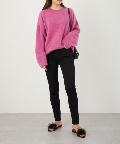 OUVRAGE CLASSE(ウヴラージュクラス)の「フォックスファークルーネックプルオーバー(ニット/セーター・レディース・アッシュグレー/ピンク/スミクロ・FREE)」の4枚目の写真