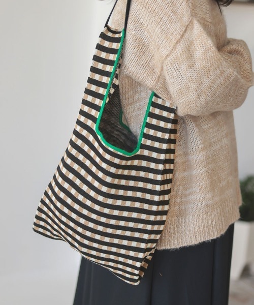 DONOBAN(ドノバン)の「ストラップ付きニットバッグ(ハンドバッグ・レディース・テラコッタ/アイボリー/ブラック/ブルー・F)」の8枚目の写真