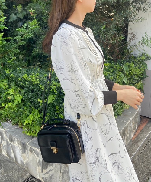 OLIVE des OLIVE（オリーブデオリーブ）の「【WEB限定】ピンタッククレリックワンピース（ワンピース・レディース・オフホワイト/サックスブルー/ライトブラウン・FREE）」の7枚目の写真