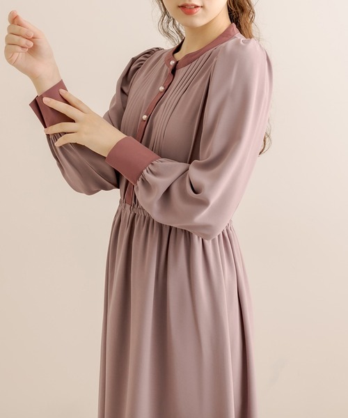 OLIVE des OLIVE（オリーブデオリーブ）の「【WEB限定】ピンタッククレリックワンピース（ワンピース・レディース・オフホワイト/サックスブルー/ライトブラウン・FREE）」の13枚目の写真