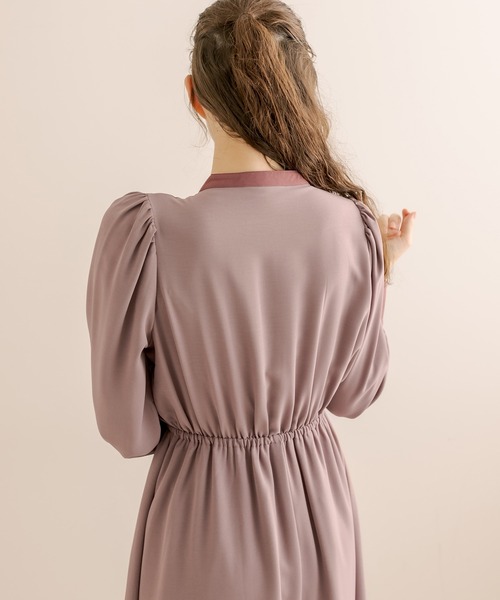 OLIVE des OLIVE（オリーブデオリーブ）の「【WEB限定】ピンタッククレリックワンピース（ワンピース・レディース・オフホワイト/サックスブルー/ライトブラウン・FREE）」の14枚目の写真