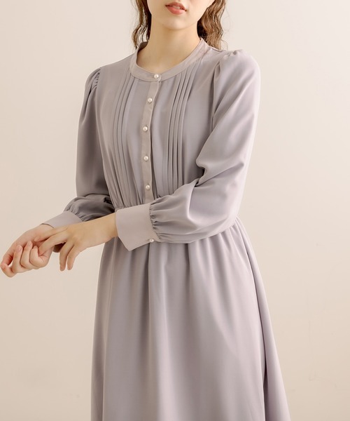 OLIVE des OLIVE（オリーブデオリーブ）の「【WEB限定】ピンタッククレリックワンピース（ワンピース・レディース・オフホワイト/サックスブルー/ライトブラウン・FREE）」の18枚目の写真