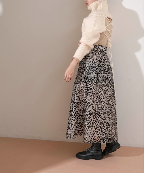 Eimee Law（エイミーロウ）の「バックレースアップショートニット（ニット/セーター・レディース・ライトベージュ/イエロー/ダークグレー/レッド/グリーン・38）」の6枚目の写真