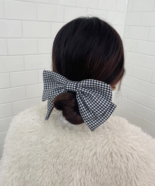 one after another NICE CLAUP（ワンアフターアナザーナイスクラップ）の「千鳥リボンバレッタ（バレッタ/ヘアクリップ・レディース・ブラック系その他・FREE）」の4枚目の写真