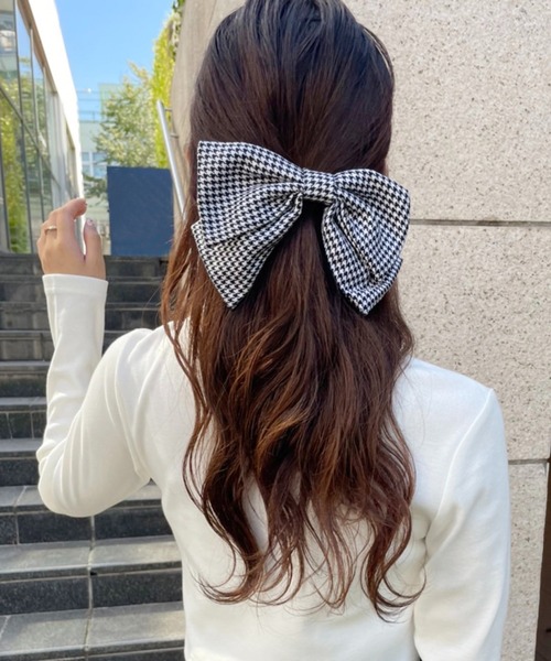 one after another NICE CLAUP（ワンアフターアナザーナイスクラップ）の「千鳥リボンバレッタ（バレッタ/ヘアクリップ・レディース・ブラック系その他・FREE）」の2枚目の写真