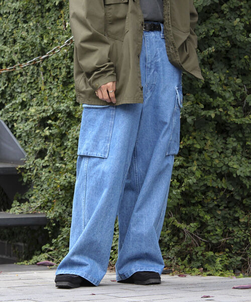 ARMY TWILL（アーミーツイル）の「【ARMY TWILL/アーミーツイル】DENIM CARGO PANTS デニム カーゴパンツ（デニムパンツ・メンズ・ライトブルー/インディゴブルー・M/L）」の2枚目の写真