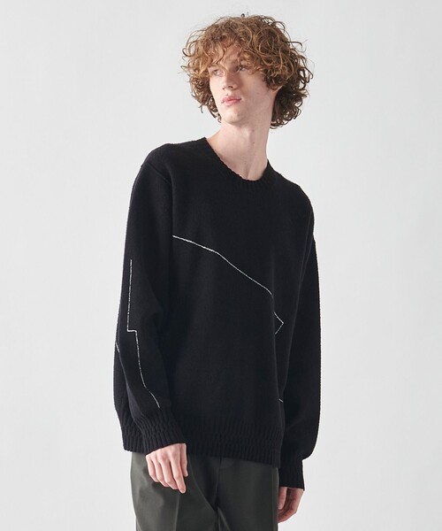 JOSEPH STUDIO(ジョゼフストゥディオ)の「【洗える・ユニセックス】ラインパイルジャガード ラウンドネックニット(ニット/セーター・メンズ・ホワイト系/ブラック系・SMALL/MEDIUM/LARGE)」の2枚目の写真