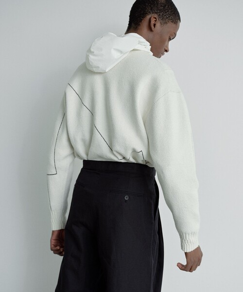 JOSEPH STUDIO(ジョゼフストゥディオ)の「【洗える・ユニセックス】ラインパイルジャガード ラウンドネックニット(ニット/セーター・メンズ・ホワイト系/ブラック系・SMALL/MEDIUM/LARGE)」の5枚目の写真