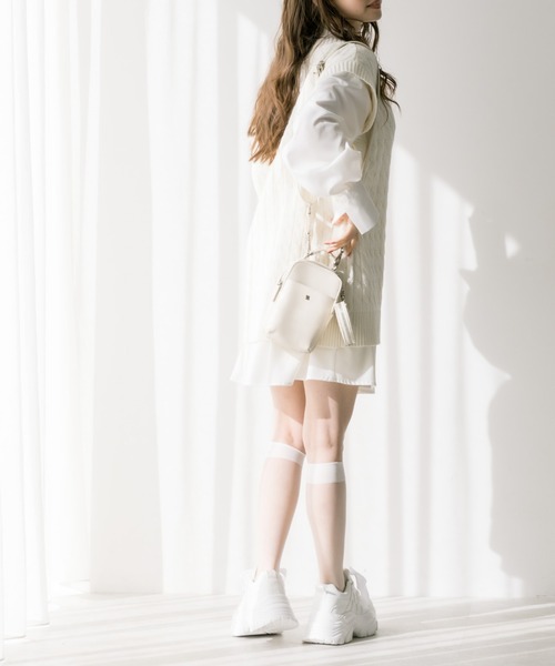 OLIVE des OLIVE（オリーブデオリーブ）の「刺繍入りケーブルベスト（ベスト・レディース・オフホワイト/ベージュ/ネイビー・FREE）」の11枚目の写真