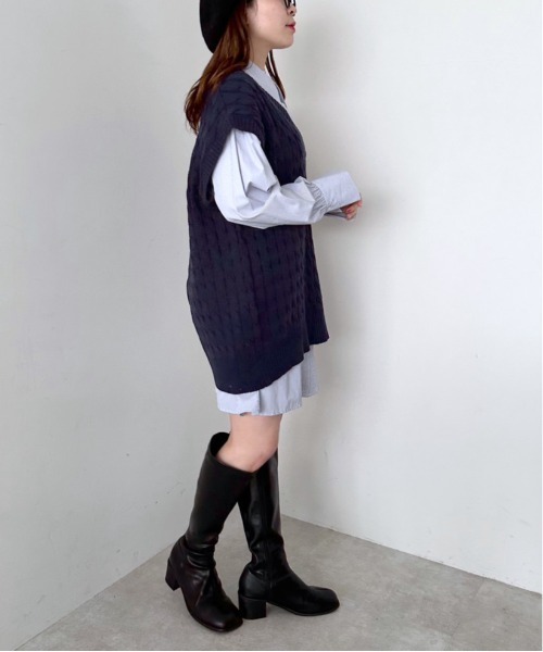 OLIVE des OLIVE（オリーブデオリーブ）の「刺繍入りケーブルベスト（ベスト・レディース・オフホワイト/ベージュ/ネイビー・FREE）」の22枚目の写真