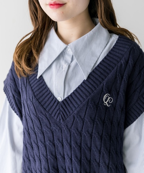OLIVE des OLIVE（オリーブデオリーブ）の「刺繍入りケーブルベスト（ベスト・レディース・オフホワイト/ベージュ/ネイビー・FREE）」の6枚目の写真