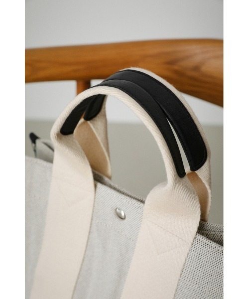 AZUL by moussy(アズールバイマウジー)の「SQUARE CANVAS TOTE BAG/スクエアキャンバストートバッグ(トートバッグ・メンズ・オフホワイト/ブラック・FREE)」の22枚目の写真