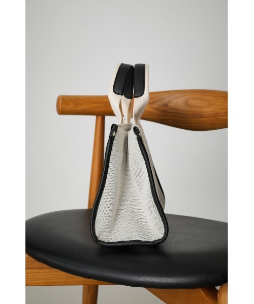 AZUL by moussy(アズールバイマウジー)の「SQUARE CANVAS TOTE BAG/スクエアキャンバストートバッグ(トートバッグ・メンズ・オフホワイト/ブラック・FREE)」の20枚目の写真