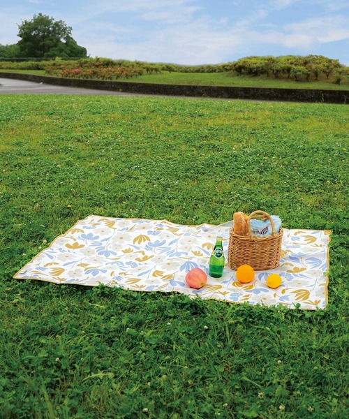 Wpc. Patterns（ダブリュピーシーパターンズ）の「Wpc. Patterns レジャーシート コンパクト（アウトドアグッズ・レディース・レッド系その他/ネイビー/ホワイト系その他/レッド系その他3/ベージュ系その他/ブルー系その他/ホワイト系その他2/イエロー系その他/ネイビー系/オフホワイト/ホワイト系その他3/ブラウン系その他/グレー系その他/ホワイト系その他5/ホワイト系その他4・FREE）」の18枚目の写真