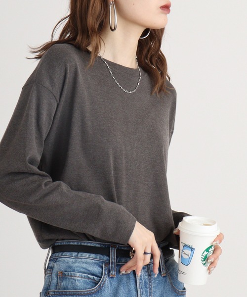 atONE（アットワン）の「atONE ラウンドヘム サイドスリット ロングTシャツ 長袖（Tシャツ/カットソー・レディース・ホワイト/ブラック/ピンクベージュ/チャコールグレー/杢グレー/グレイッシュベージュ/カーキ・F）」の17枚目の写真
