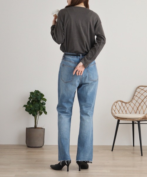 atONE（アットワン）の「atONE ラウンドヘム サイドスリット ロングTシャツ 長袖（Tシャツ/カットソー・レディース・ホワイト/ブラック/ピンクベージュ/チャコールグレー/杢グレー/グレイッシュベージュ/カーキ・F）」の20枚目の写真