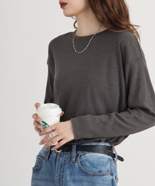atONE（アットワン）の「atONE ラウンドヘム サイドスリット ロングTシャツ 長袖（Tシャツ/カットソー・レディース・ホワイト/ブラック/ピンクベージュ/チャコールグレー/杢グレー/グレイッシュベージュ/カーキ・F）」の18枚目の写真