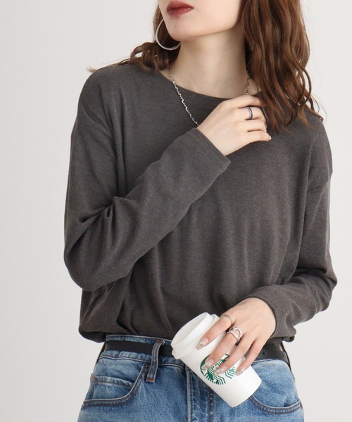 atONE（アットワン）の「atONE ラウンドヘム サイドスリット ロングTシャツ 長袖（Tシャツ/カットソー・レディース・ホワイト/ブラック/ピンクベージュ/チャコールグレー/杢グレー/グレイッシュベージュ/カーキ・F）」の16枚目の写真