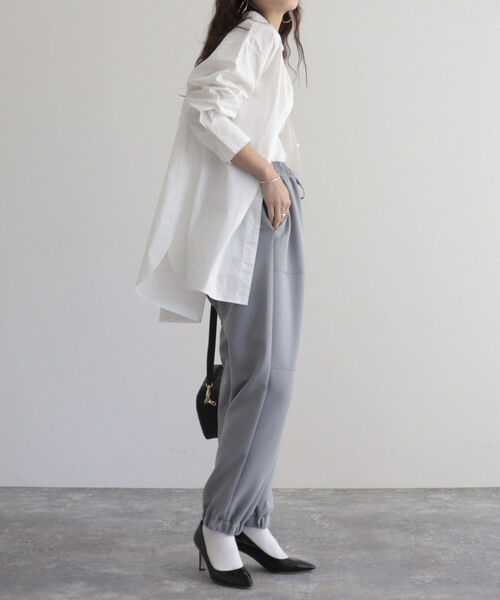 fredy emue（フレディエミュ）の「ダブルクロスジョガーパンツ（その他パンツ・レディース・オフホワイト/ブラック/ライトグレー・38）」の12枚目の写真