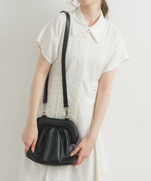 idem（イデム）の「padded gamaguchi bag/パデットがまぐちバッグ（ショルダーバッグ・レディース・ブラック/グレイッシュベージュ/ミント・FREE）」の2枚目の写真