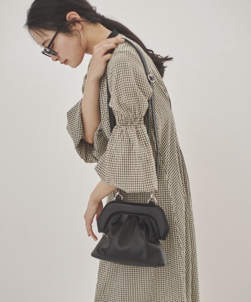 idem（イデム）の「padded gamaguchi bag/パデットがまぐちバッグ（ショルダーバッグ・レディース・ブラック/グレイッシュベージュ/ミント・FREE）」の12枚目の写真