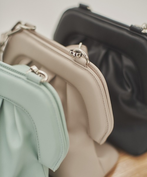 idem（イデム）の「padded gamaguchi bag/パデットがまぐちバッグ（ショルダーバッグ・レディース・ブラック/グレイッシュベージュ/ミント・FREE）」の5枚目の写真