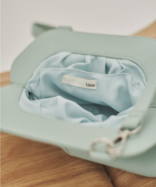 idem（イデム）の「padded gamaguchi bag/パデットがまぐちバッグ（ショルダーバッグ・レディース・ブラック/グレイッシュベージュ/ミント・FREE）」の6枚目の写真