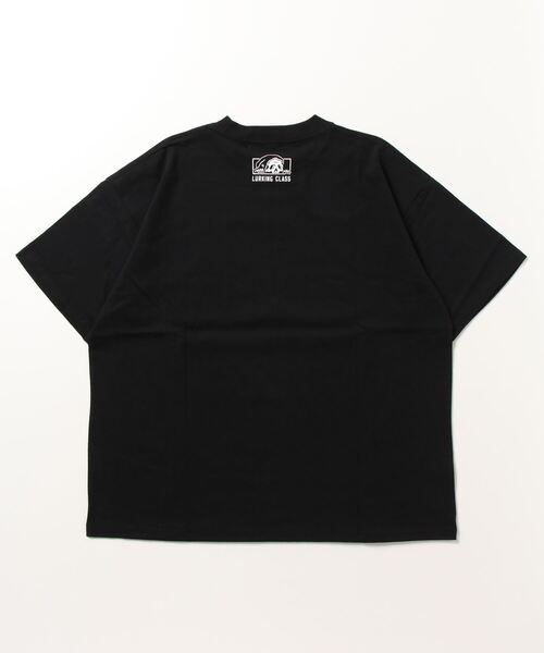 LURKING CLASS（ラーキングクラス）の「【ムラサキスポーツ別注】LURKING CLASS/ラーキングクラス オーバーサイズ グラフィックプリント クルーネックTシャツ/半袖Tシャツ ST23STM08（Tシャツ/カットソー・メンズ・ホワイト/ブラック・XL/M/L）」の6枚目の写真