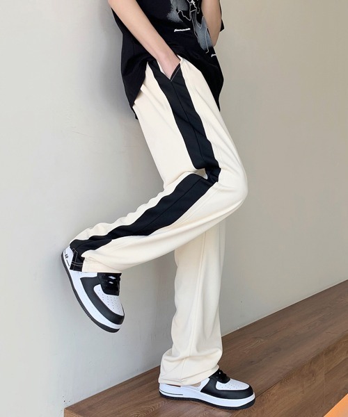 FVLMEN(フルメン)の「【FVLMEN】line sweat Pants/ライン スウェット パンツ(スウェットパンツ・メンズ・アイボリー/ブラック/グレー・MEDIUM/LARGE/X-LARGE)」の4枚目の写真